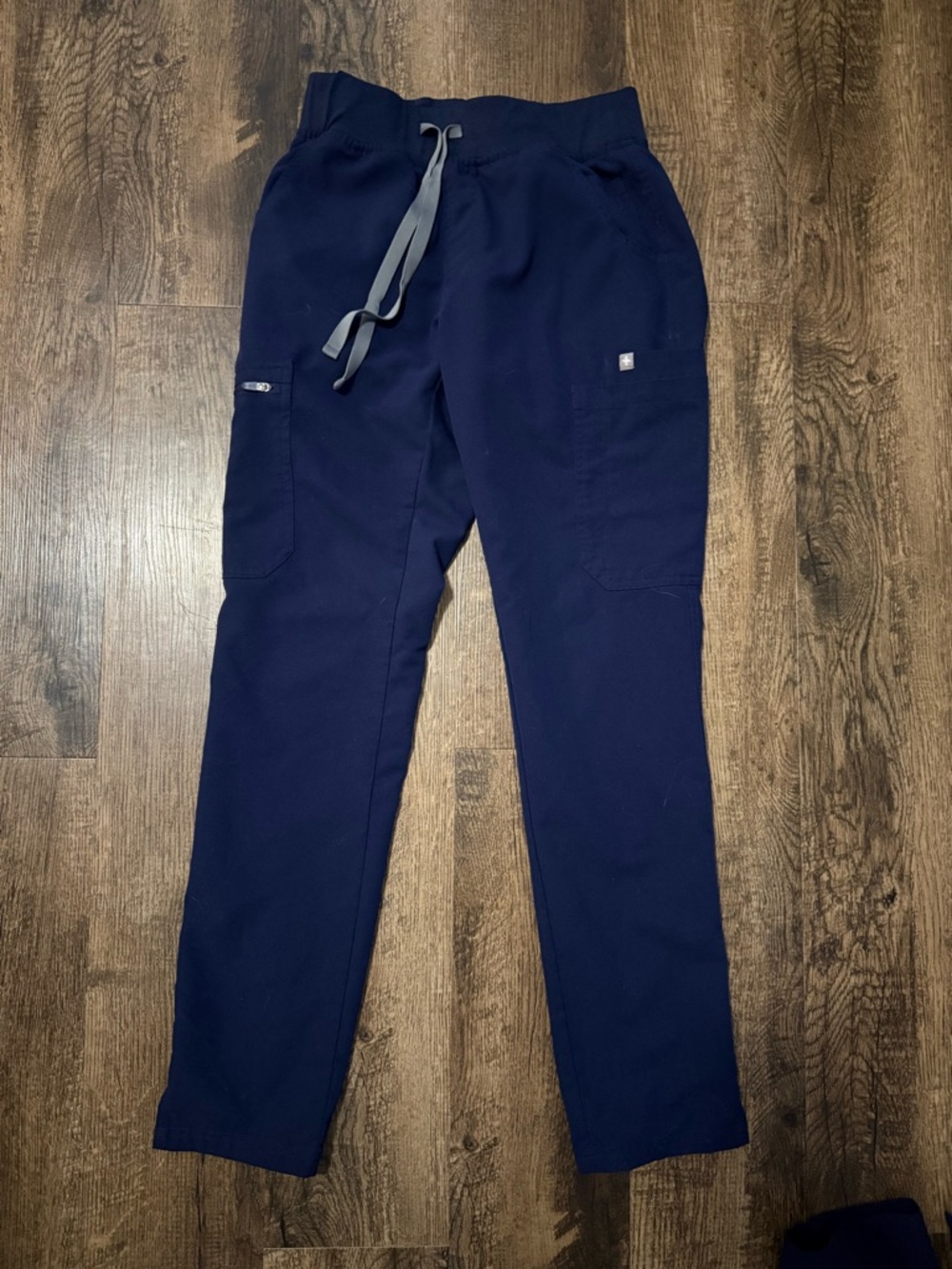 Figs navy straight leg scrub